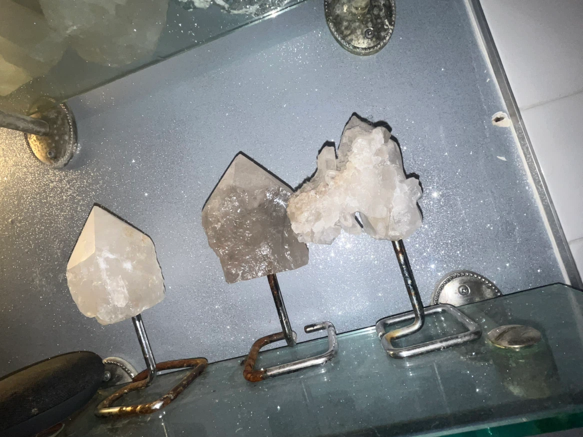 Quartz Crystal Specimens on Stands 10$ each - photo 2