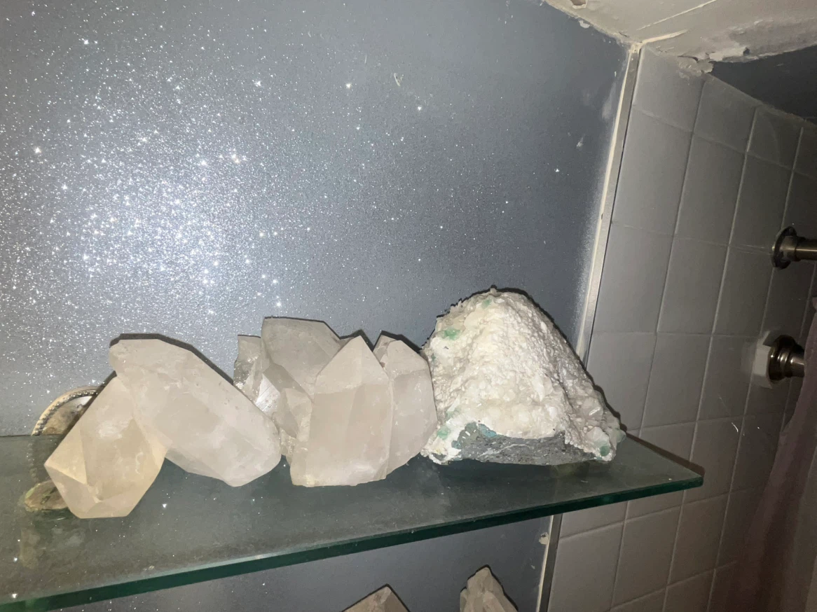 Natural Crystal and Mineral Clusters 20$ each - photo 2