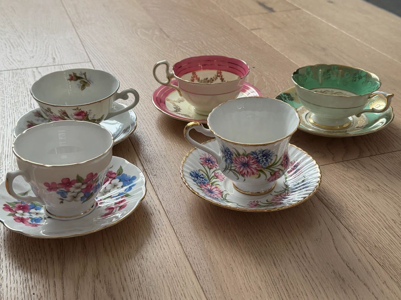 Set of 4 Vintage Floral Teacups and Saucers