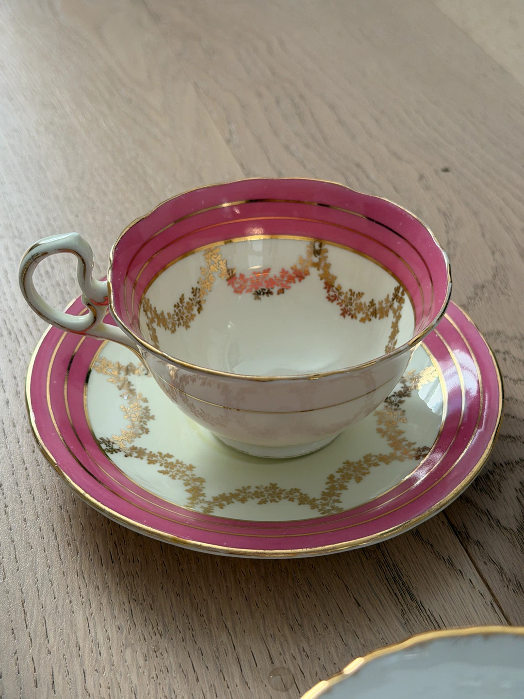 Set of 4 Vintage Floral Teacups and Saucers - photo 5