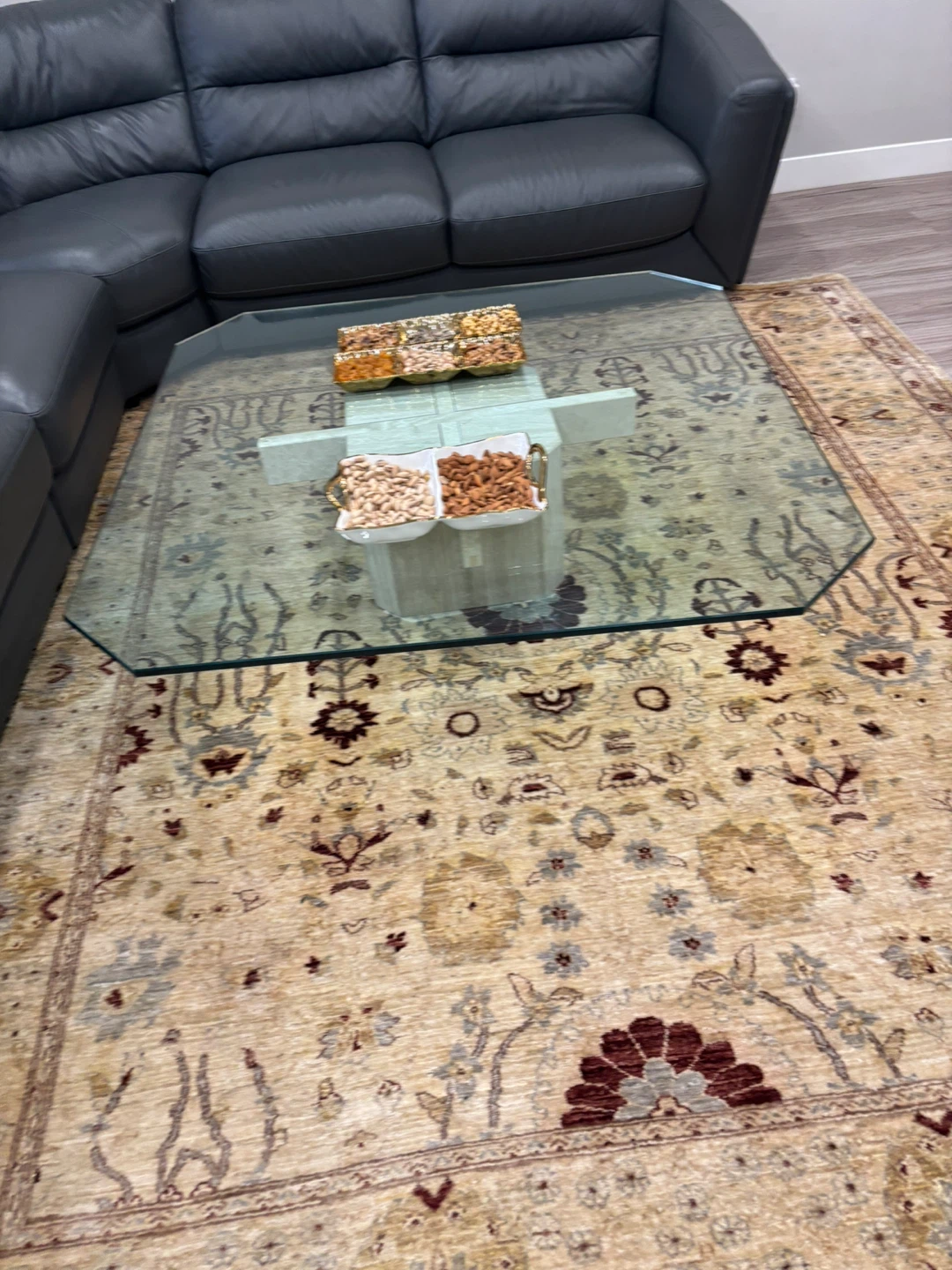 Glass coffee table with marble base - photo 3