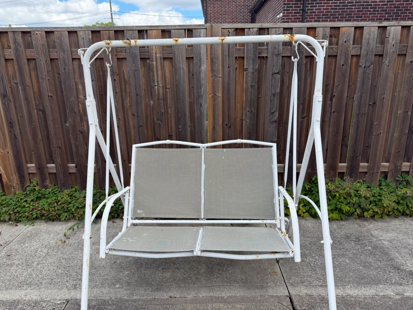 White Metal Outdoor Porch Swing
