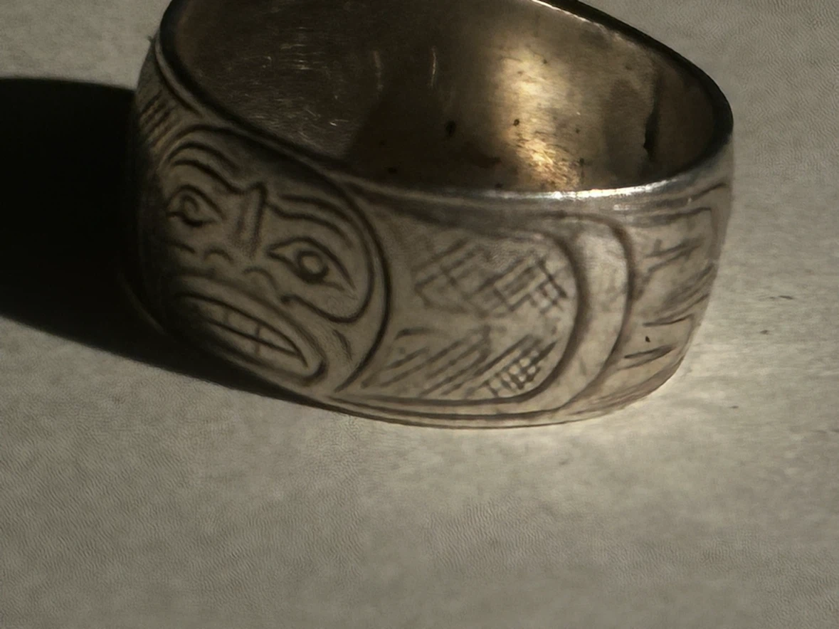 Travis Henry Signed Silver Indigenous Ring Size 8 1cm - photo 4