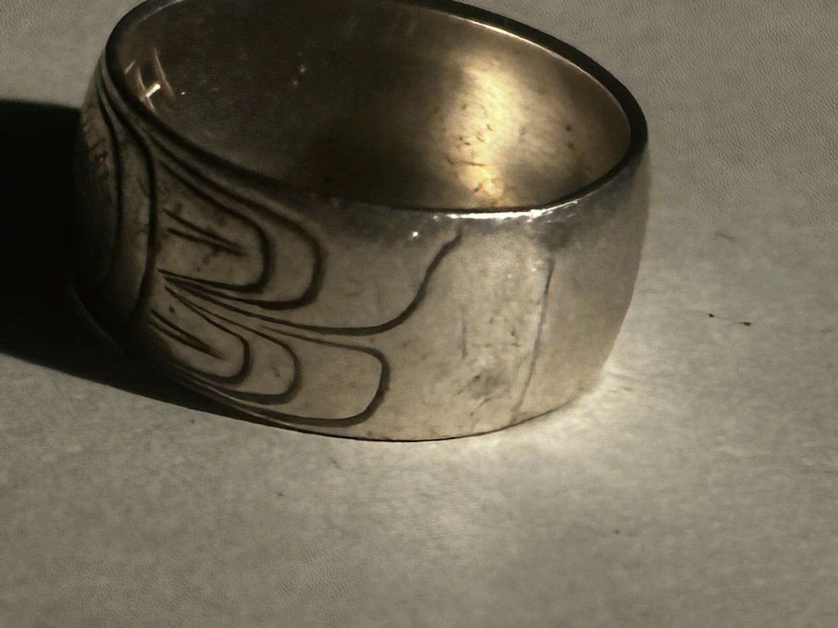 Travis Henry Signed Silver Indigenous Ring Size 8 1cm - photo 5