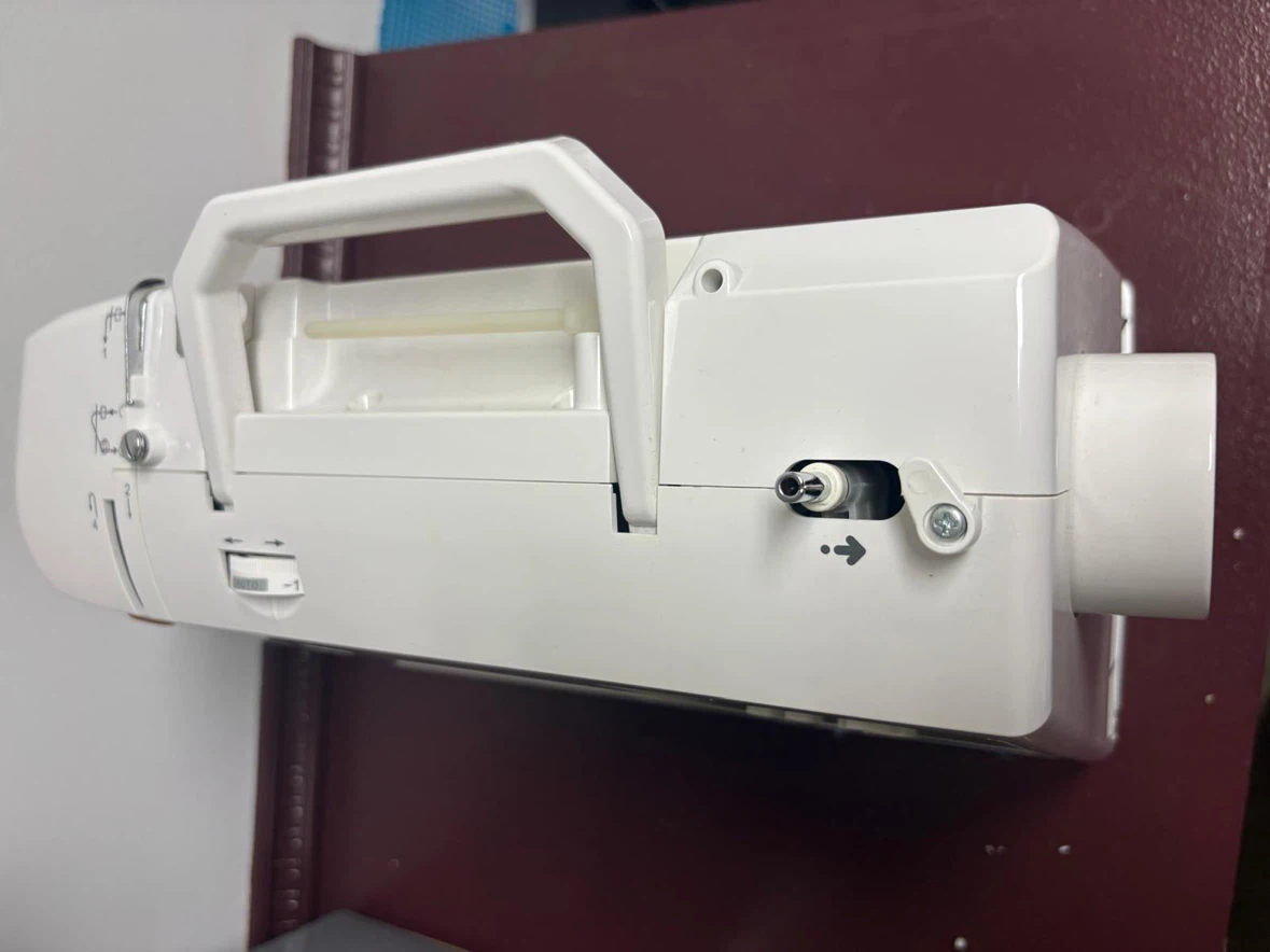 Singer Fashion Mate 7256 Sewing Machine - photo 3