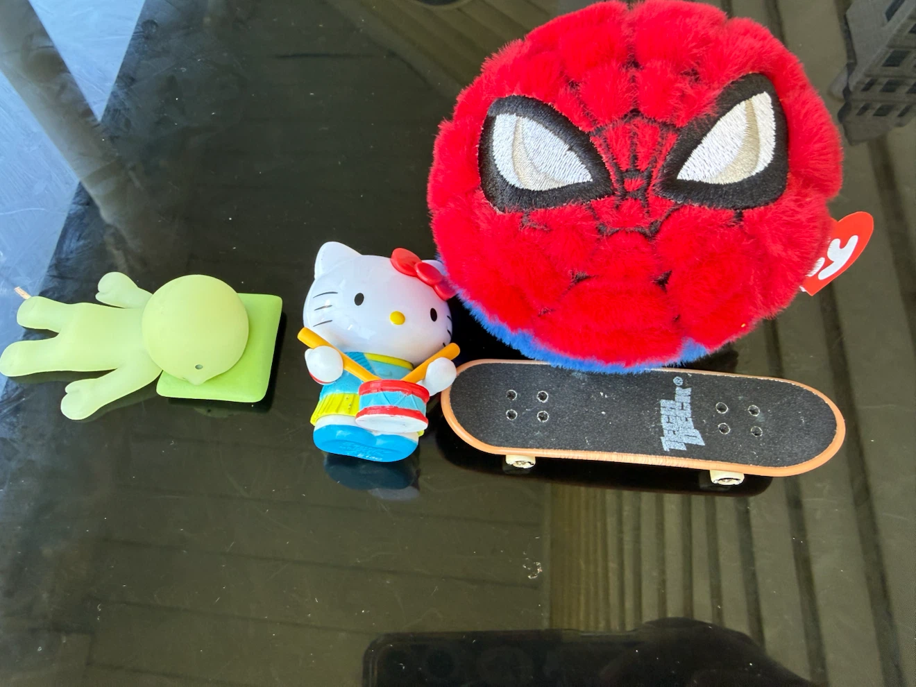 Collectible Desk Bundle: Smiski, Hello Kitty and more - photo 4