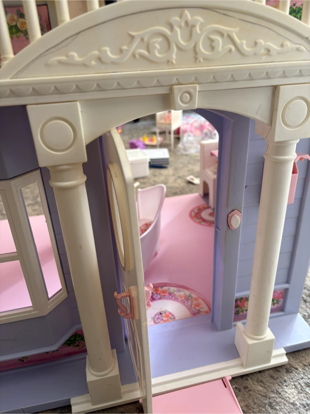 Barbie Dollhouse with Accessories - photo 3