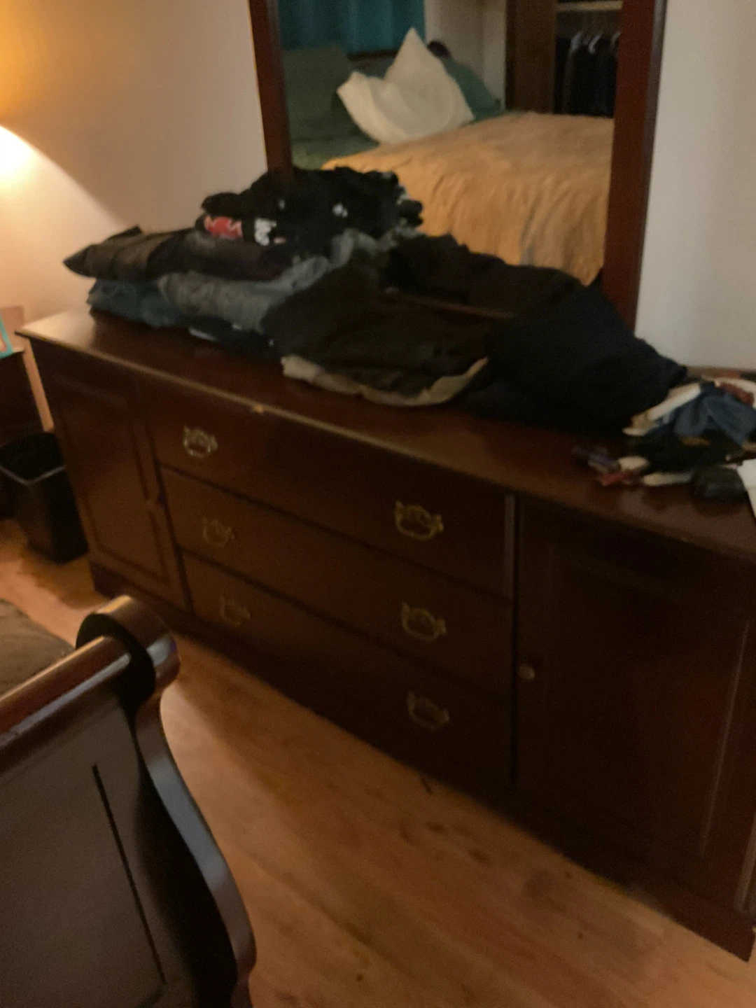 2 single beds 1 queen and a queen with 2 dressers - photo 4
