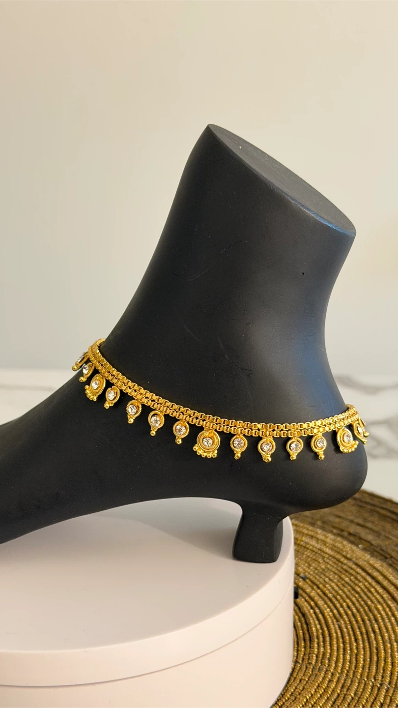 Gold Tone Anklet with Clear Stones - photo 2