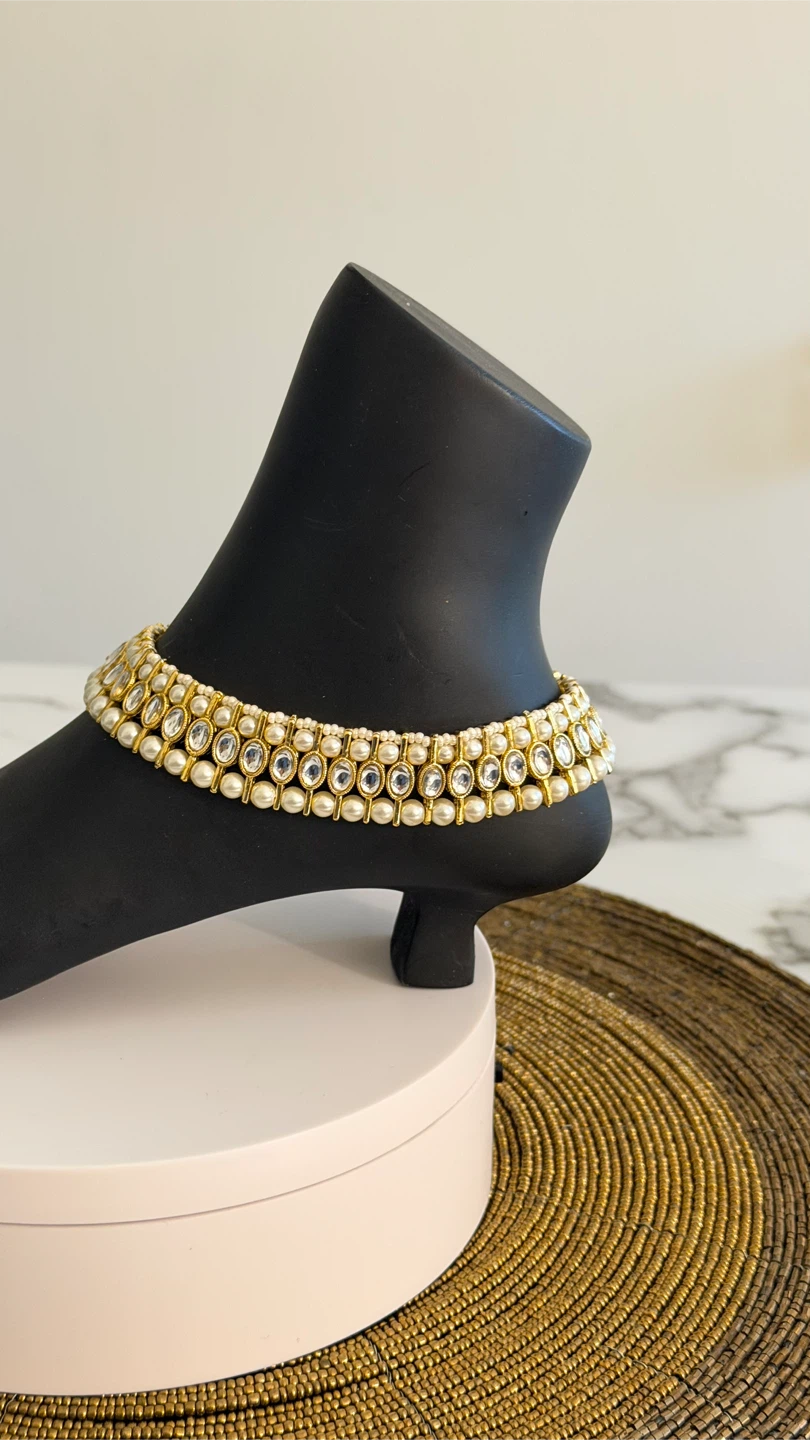 Gold-tone beaded anklet with faux stones - photo 2
