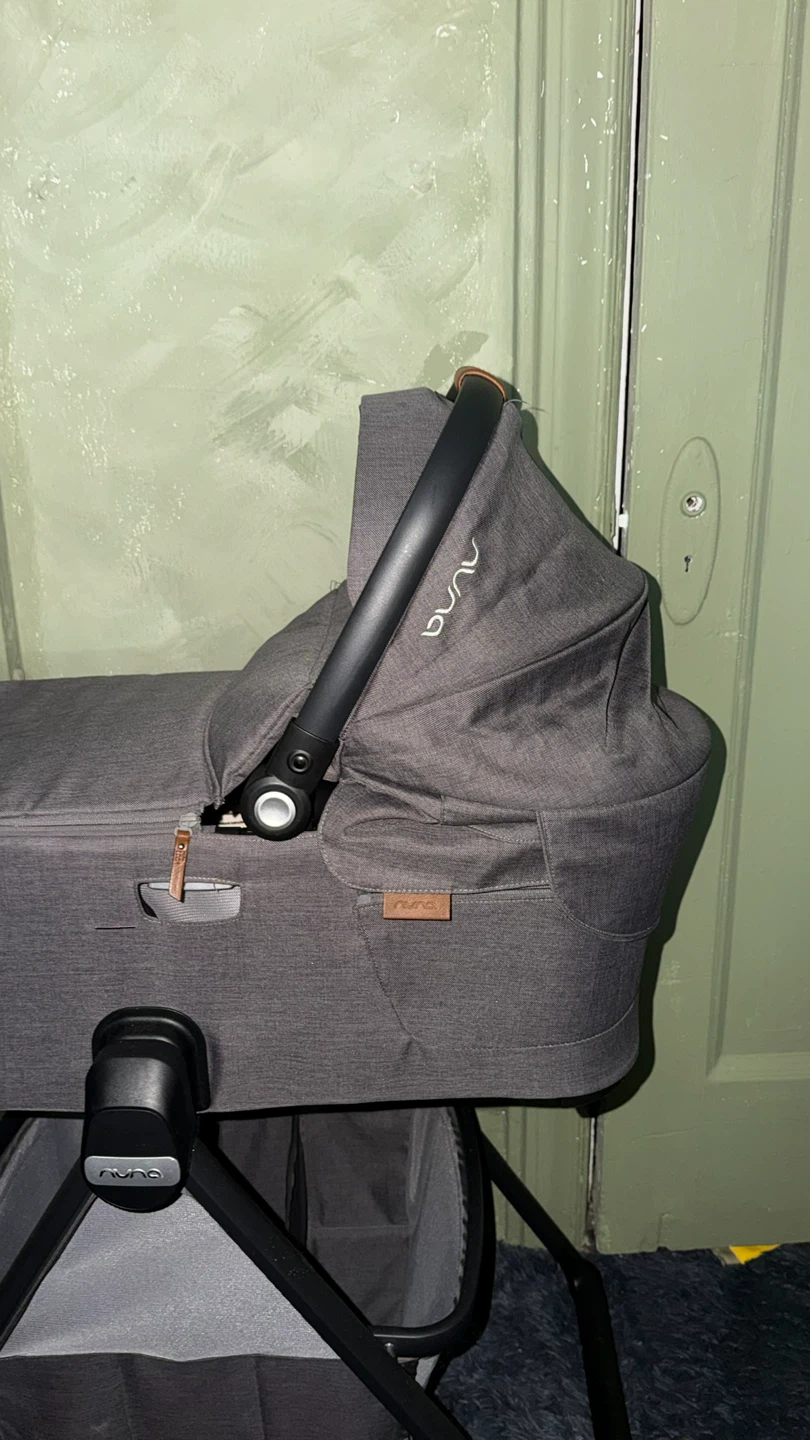 Nuna Demi Series Bassinet and Stand - photo 4