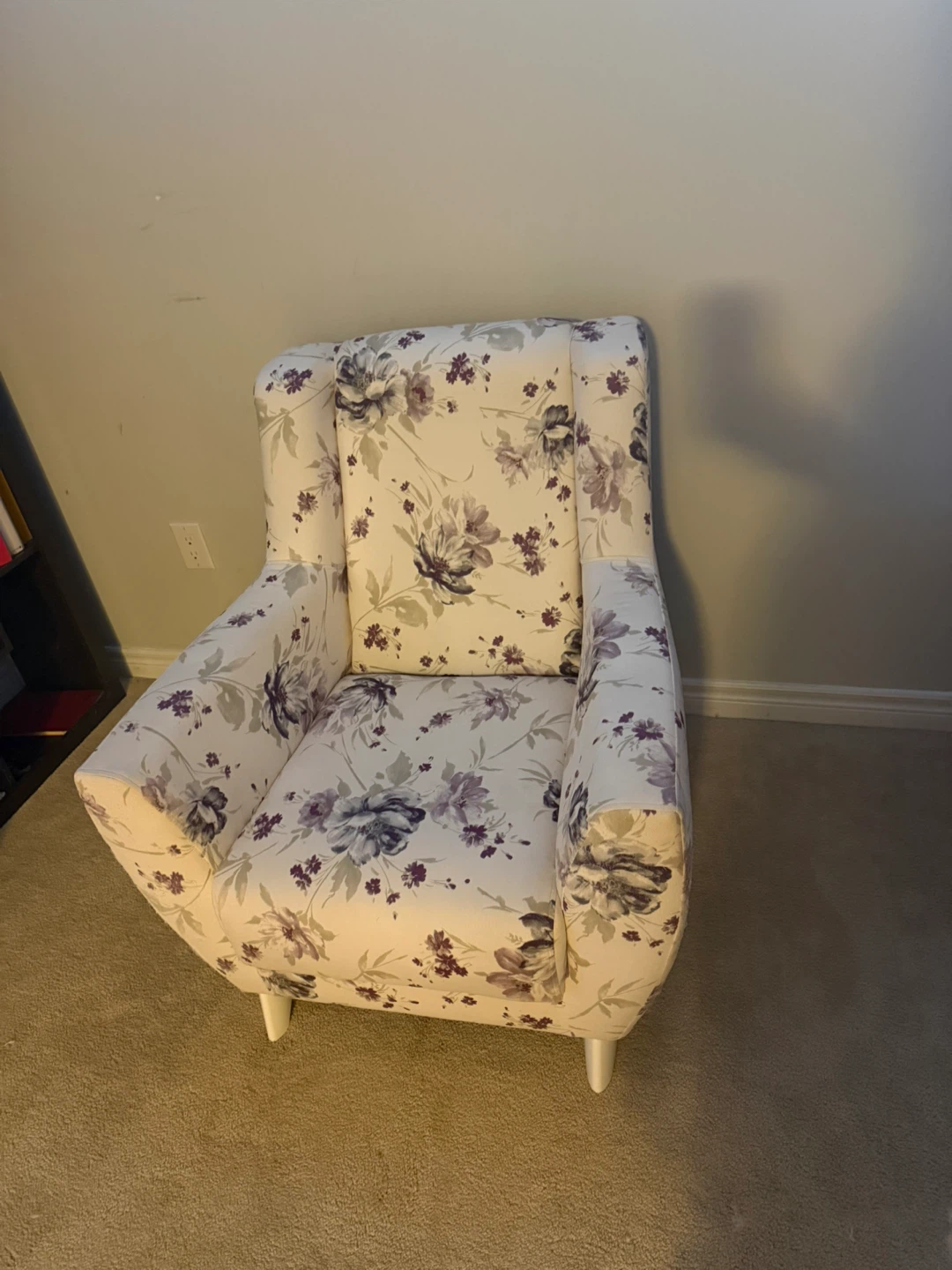 Floral pattern accent chair