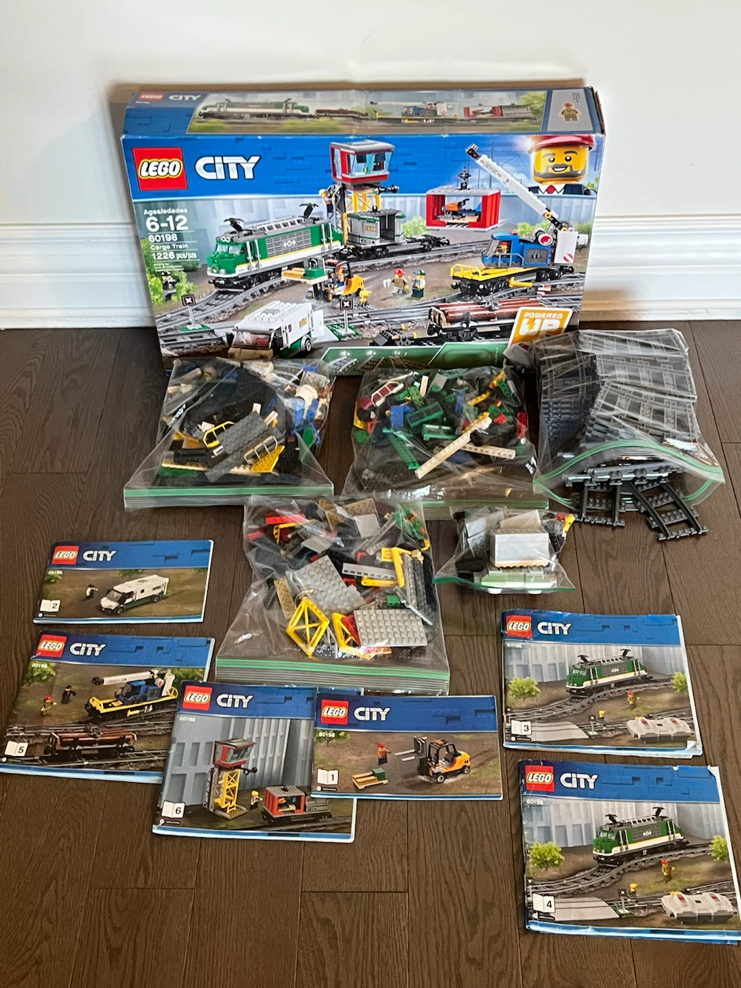 LEGO City Cargo Train 60198 - photo 2