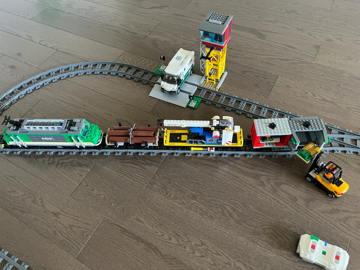 LEGO City Cargo Train 60198 - photo 4