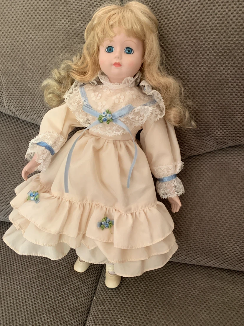 Vintage Porcelain Blonde Doll - photo 2