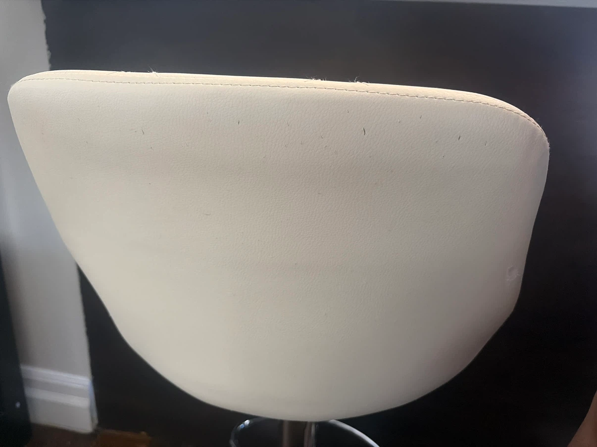 White faux leather swivel chair - photo 5