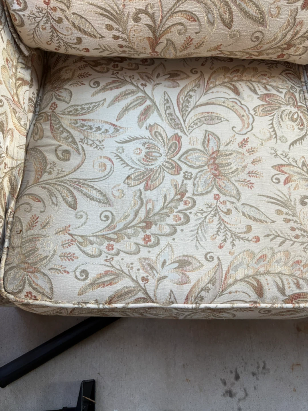 Floral pattern three-seater sofa - photo 3