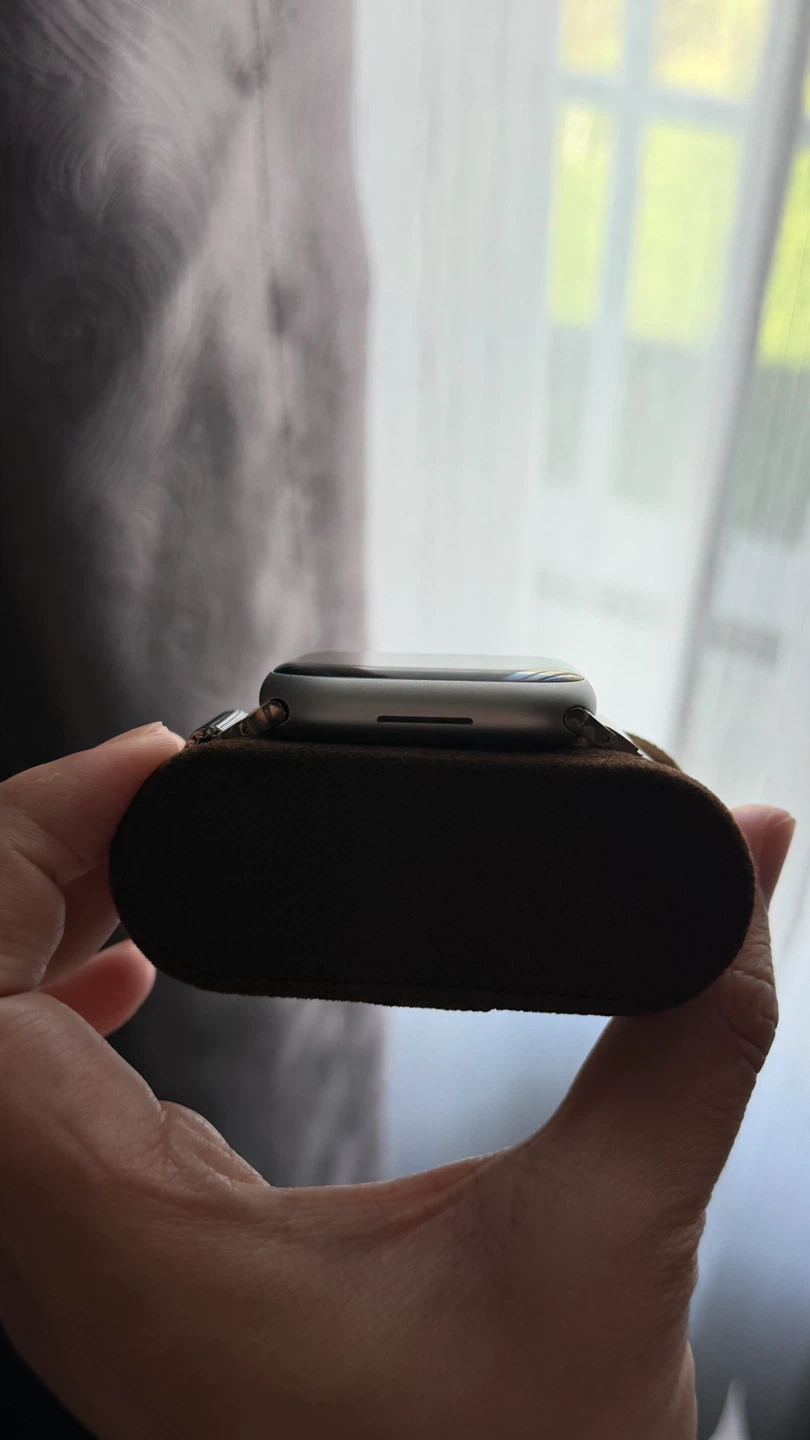 Apple Watch Series 9 45mm with Extra Bands - photo 5