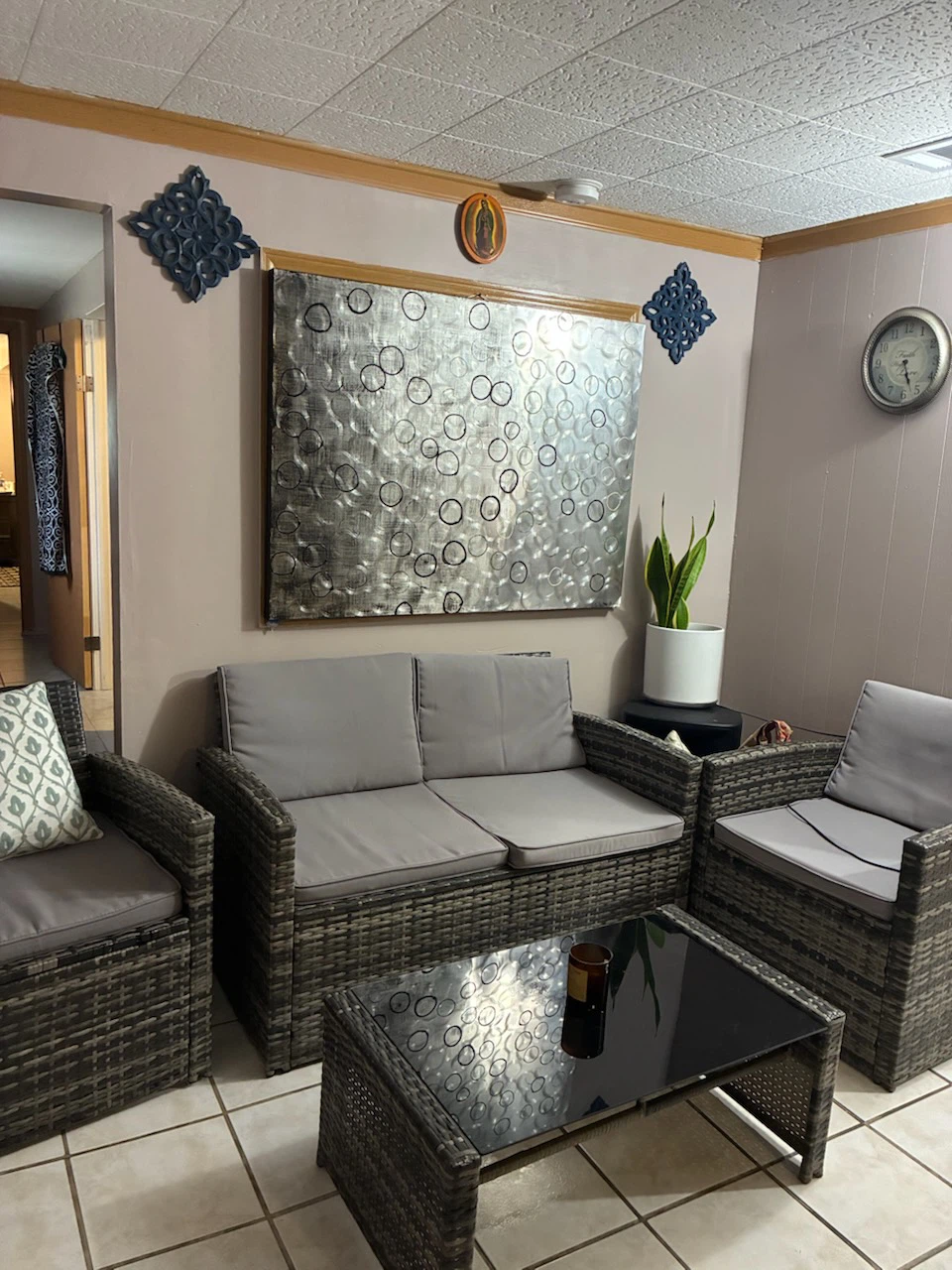 Living Room Couch - photo 2