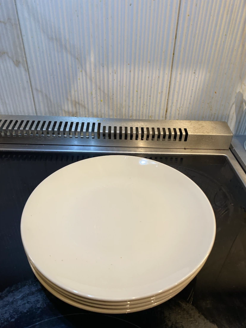 Dinnerware - Beige plates and bowls Ikea - photo 3
