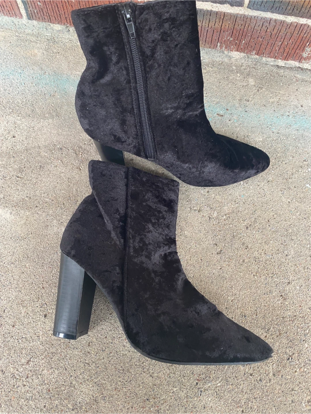Revamped by Sirens Black Velvet Ankle Boots, Size 8 - photo 2