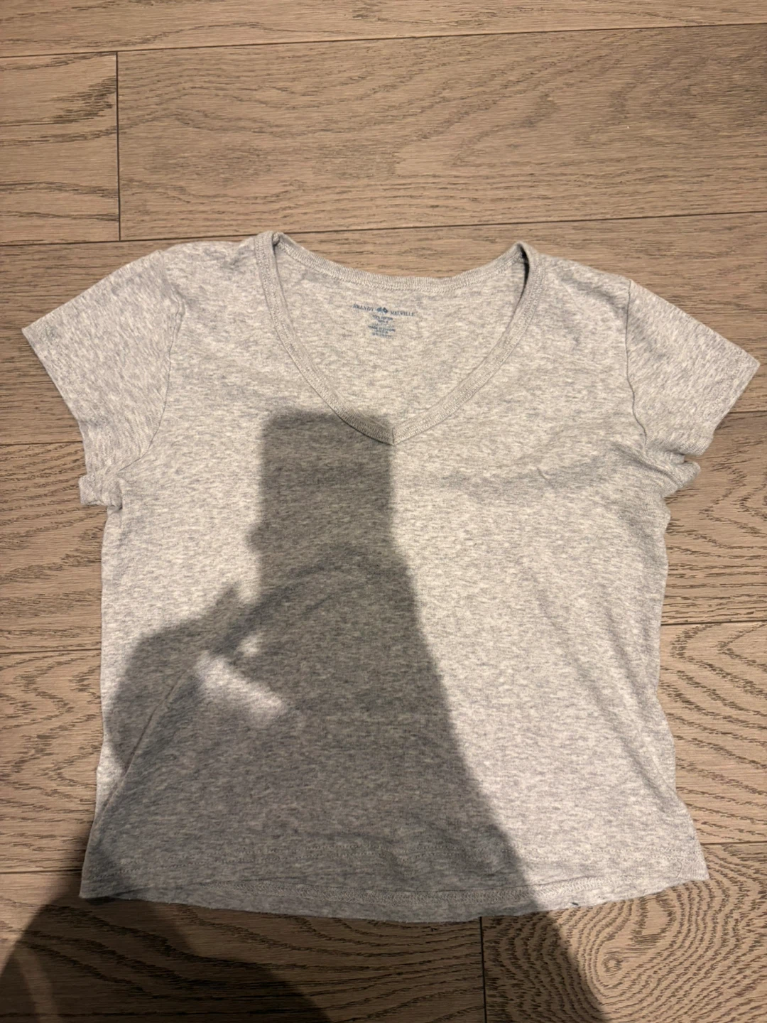Brandy Melville Gray V-Neck T-Shirt - photo 4
