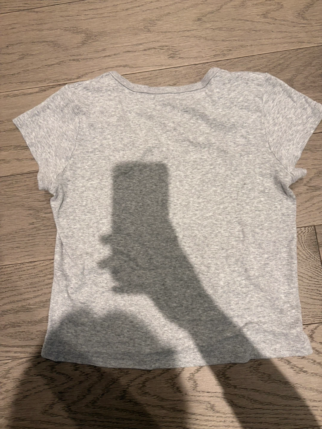 Brandy Melville Gray V-Neck T-Shirt - photo 5