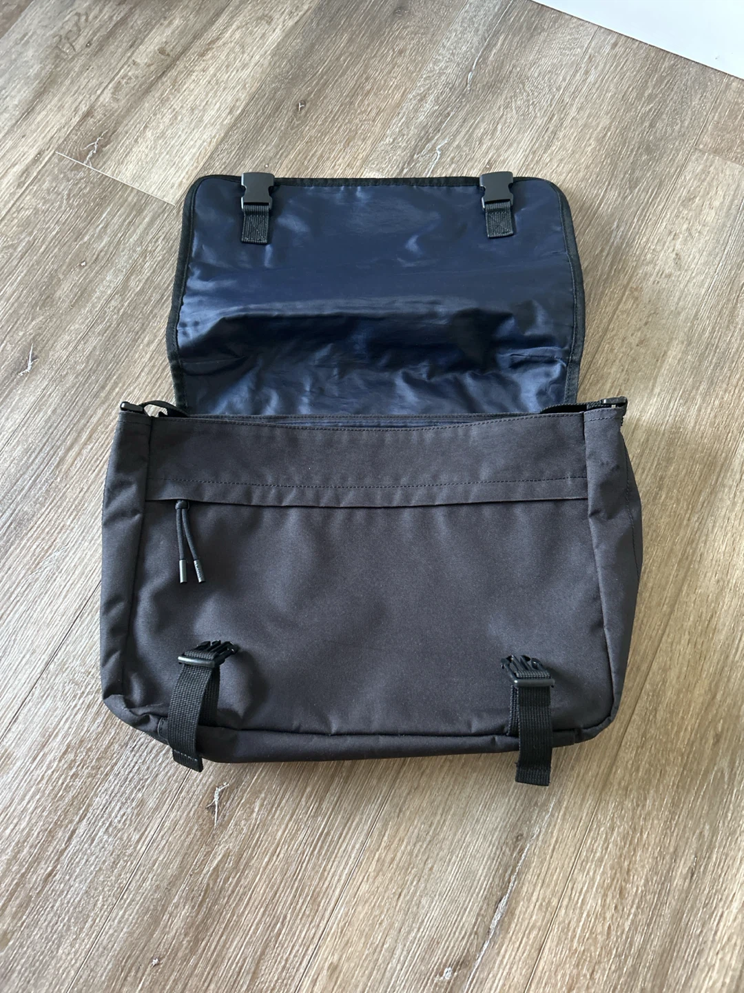 Lacoste Black Messenger Bag - photo 2