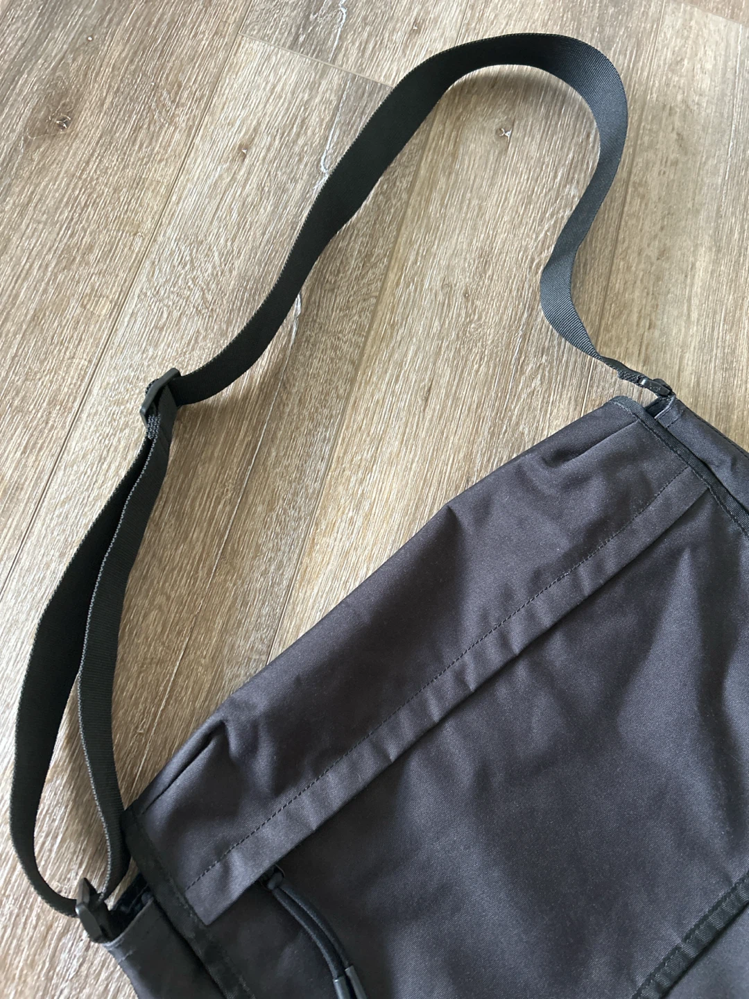 Lacoste Black Messenger Bag - photo 5