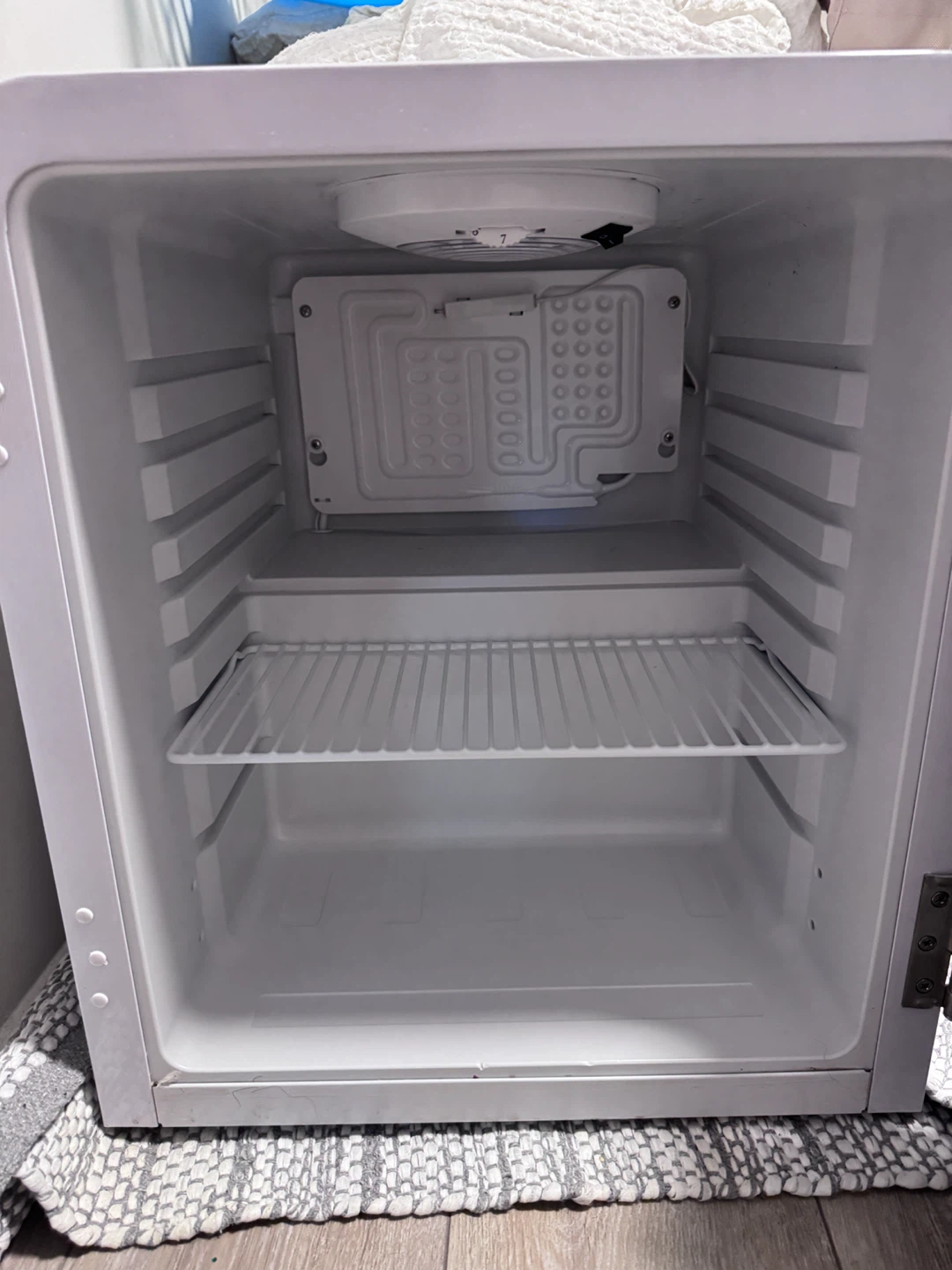 Cooluli mini fridge - photo 2