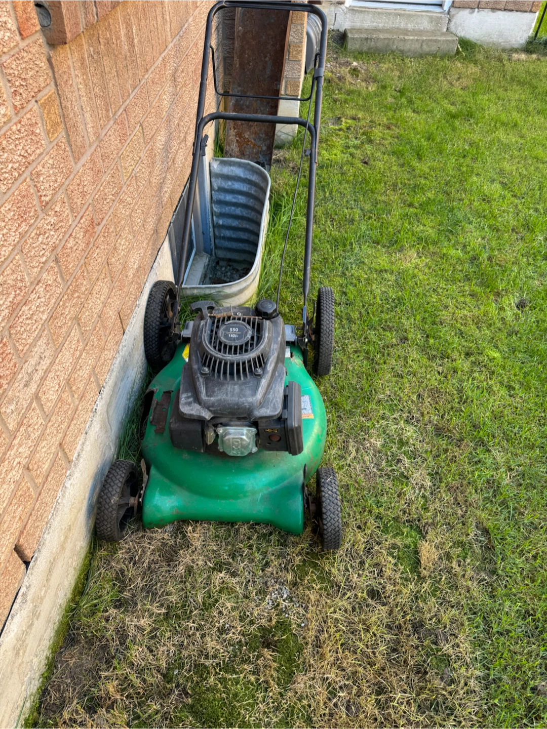 Yardworks 140cc Gas Lawn Mower
