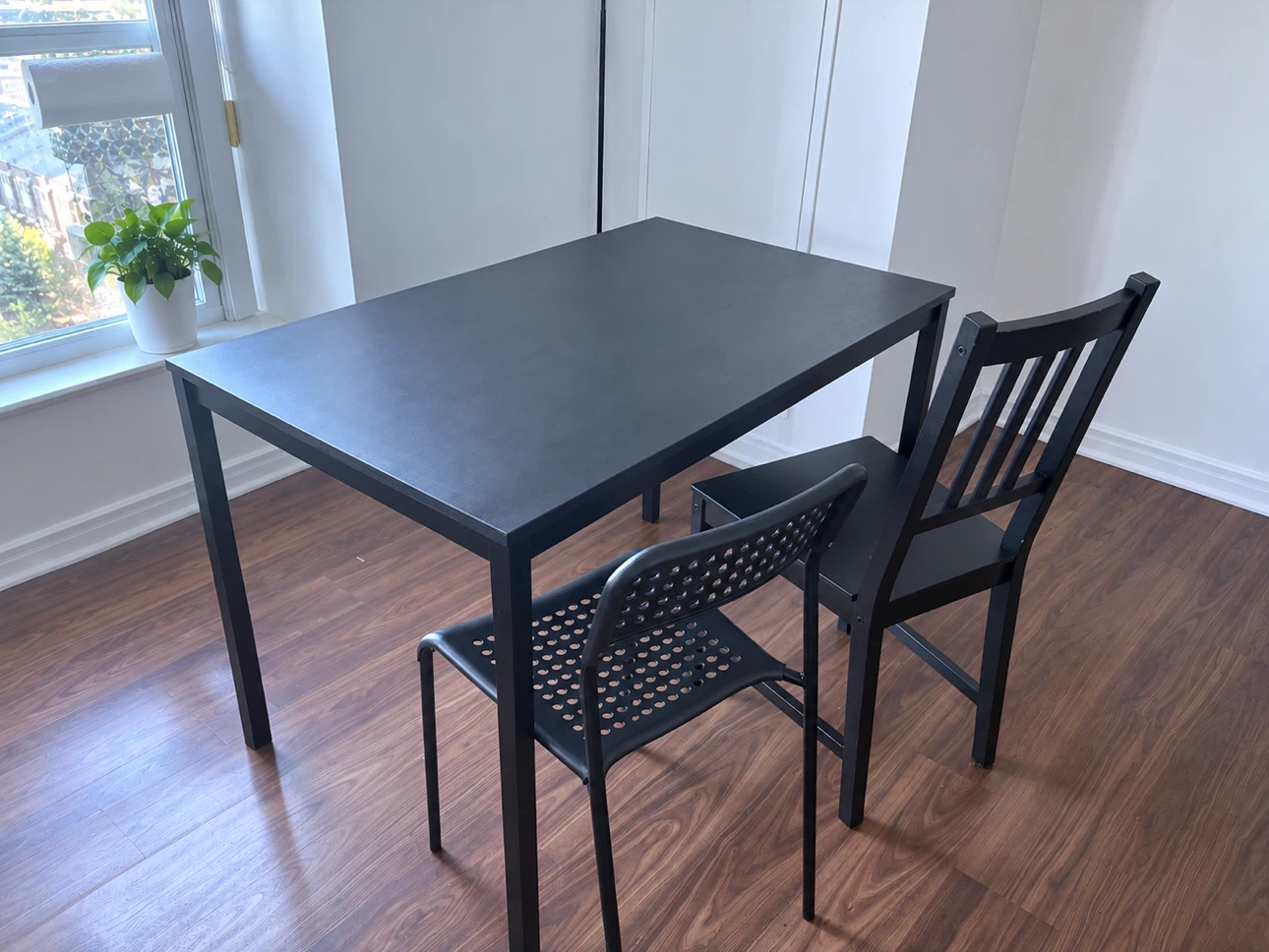 IKEA TÄRENDÖ Dining Table with ADDE and STEFAN Chairs