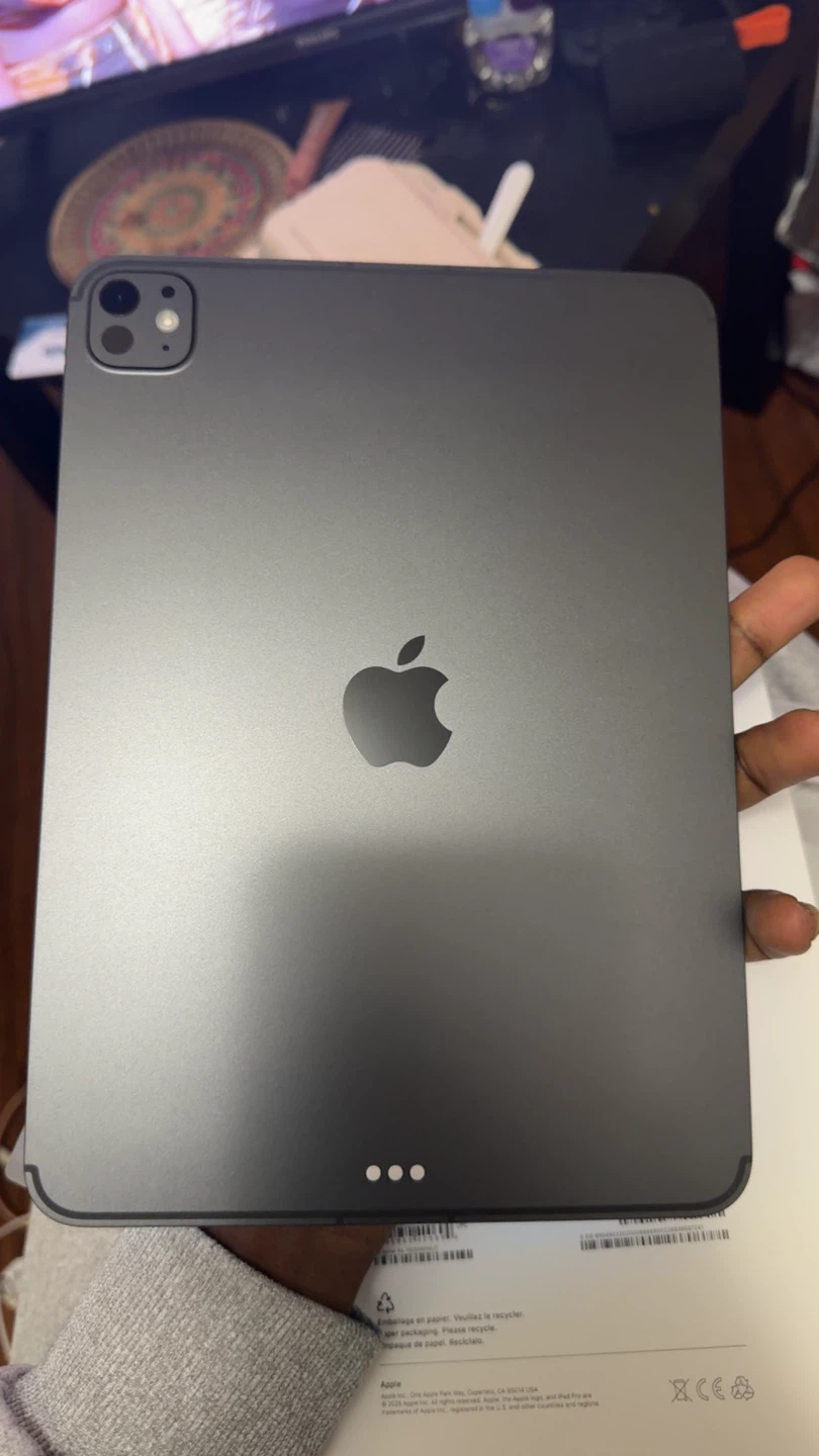 Apple iPad Pro 11-inch (M5) 256GB Wi-Fi + Cellular
