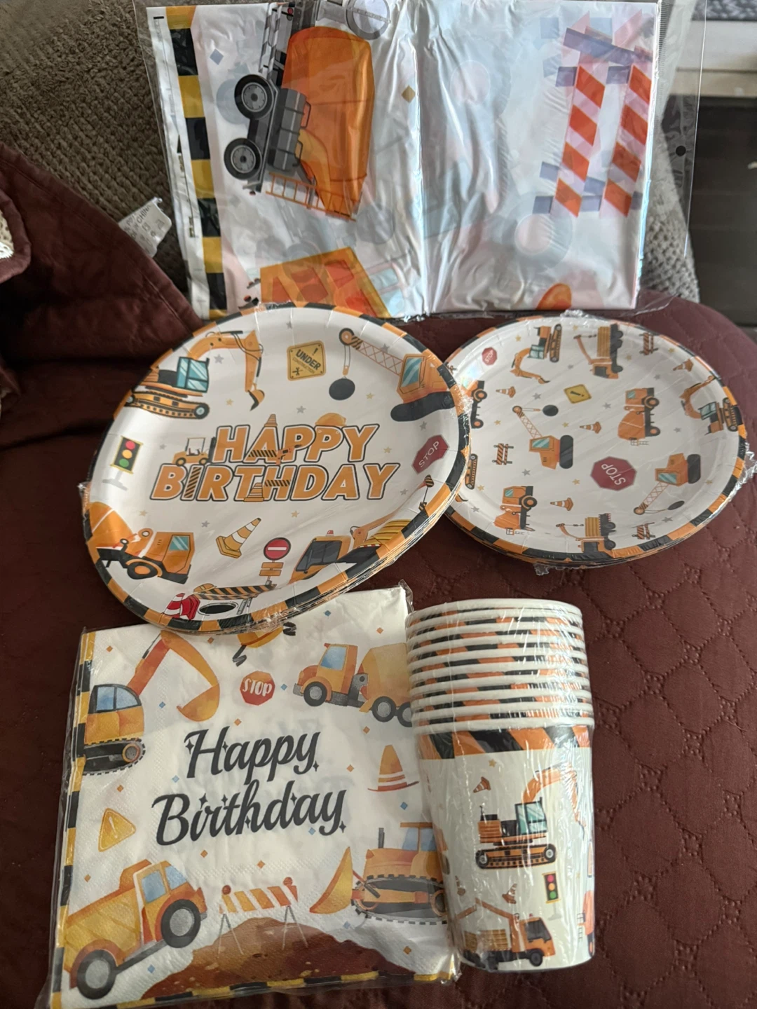 Construction theme party supply set
