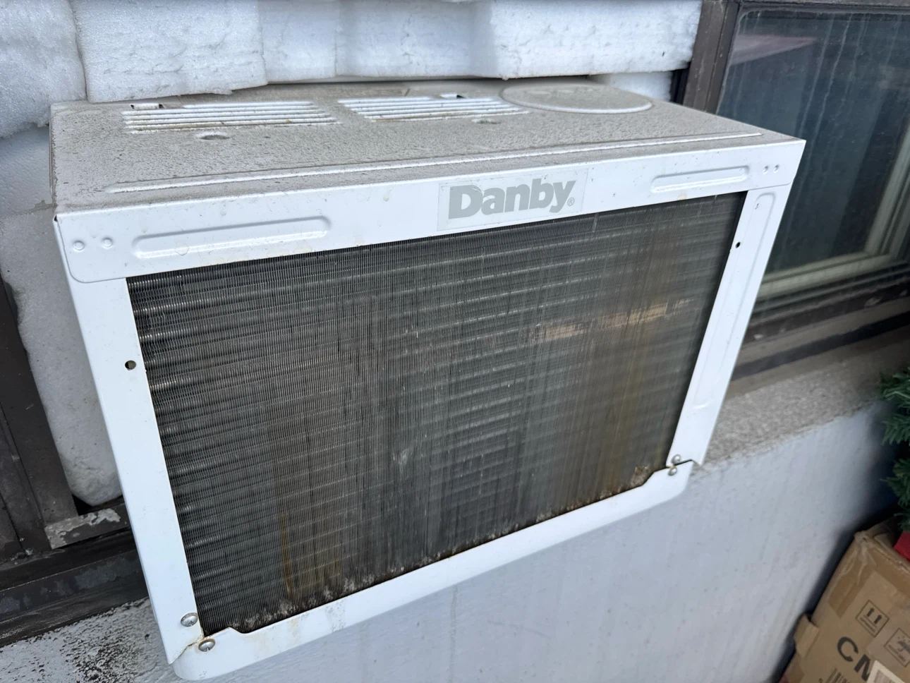 Danby Window Air Conditioner 8000 BTU - photo 2