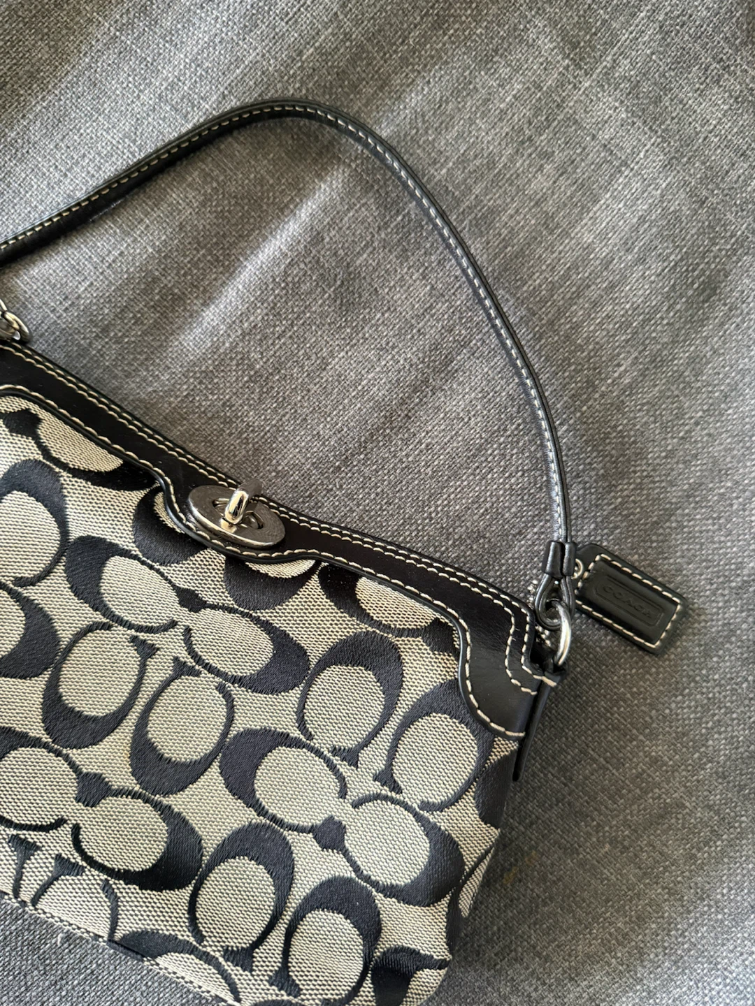 Coach Turn lock mini hobo bag - photo 3