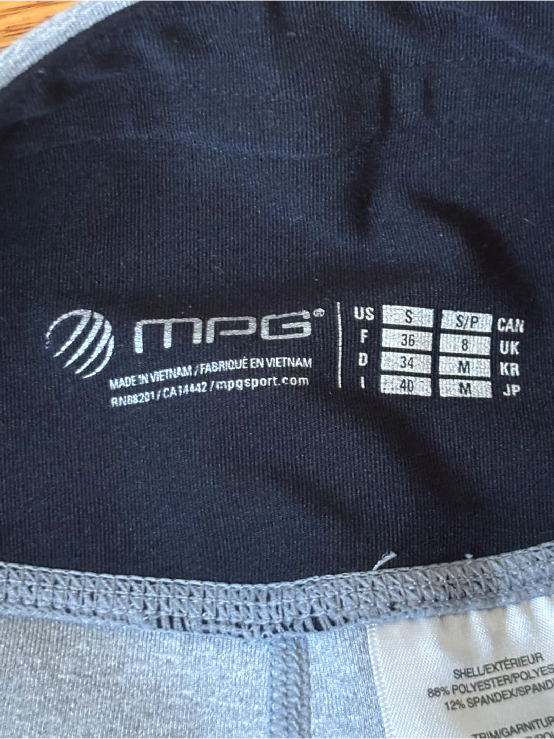 Exercise capris tights size S - photo 2