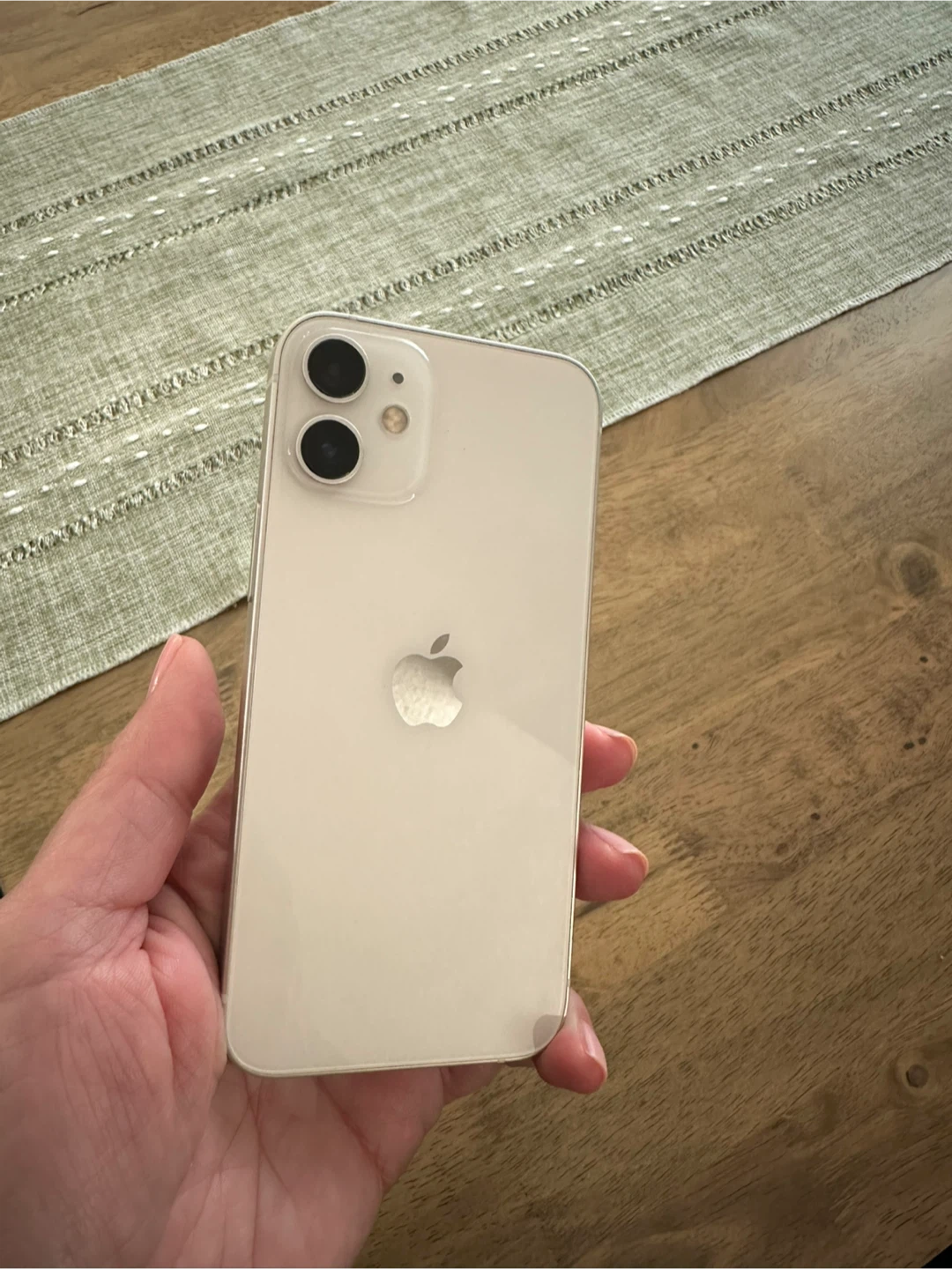 Apple iPhone 12 White - photo 4