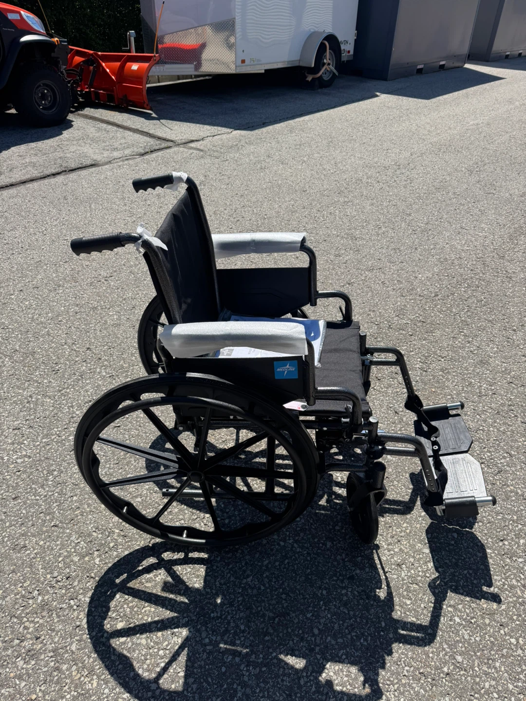 MEDLINE WHEELCHAIR NEW DELIVERED - photo 2