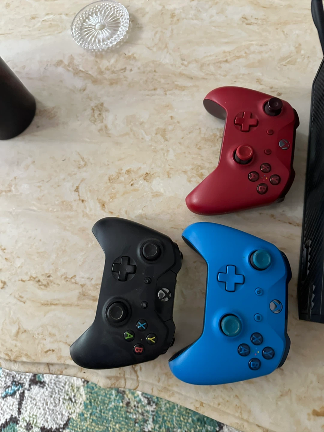 Xbox One Console with 3 Controllers - photo 2