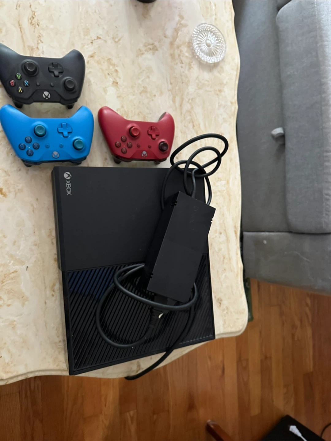 Xbox One Console with 3 Controllers - photo 3