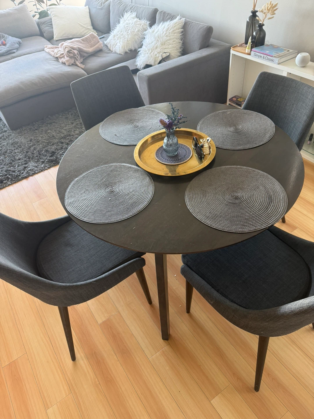 Round dining table and 4 fabric chairs - photo 2
