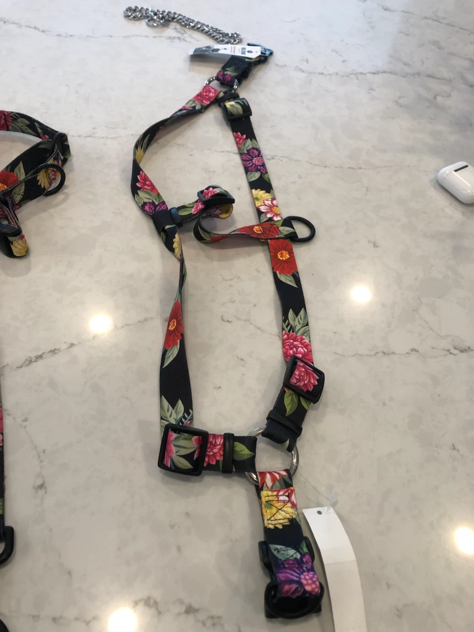 3 piece Wolfgang Man & Beast Floral Dog Harness and Leash Set - photo 3