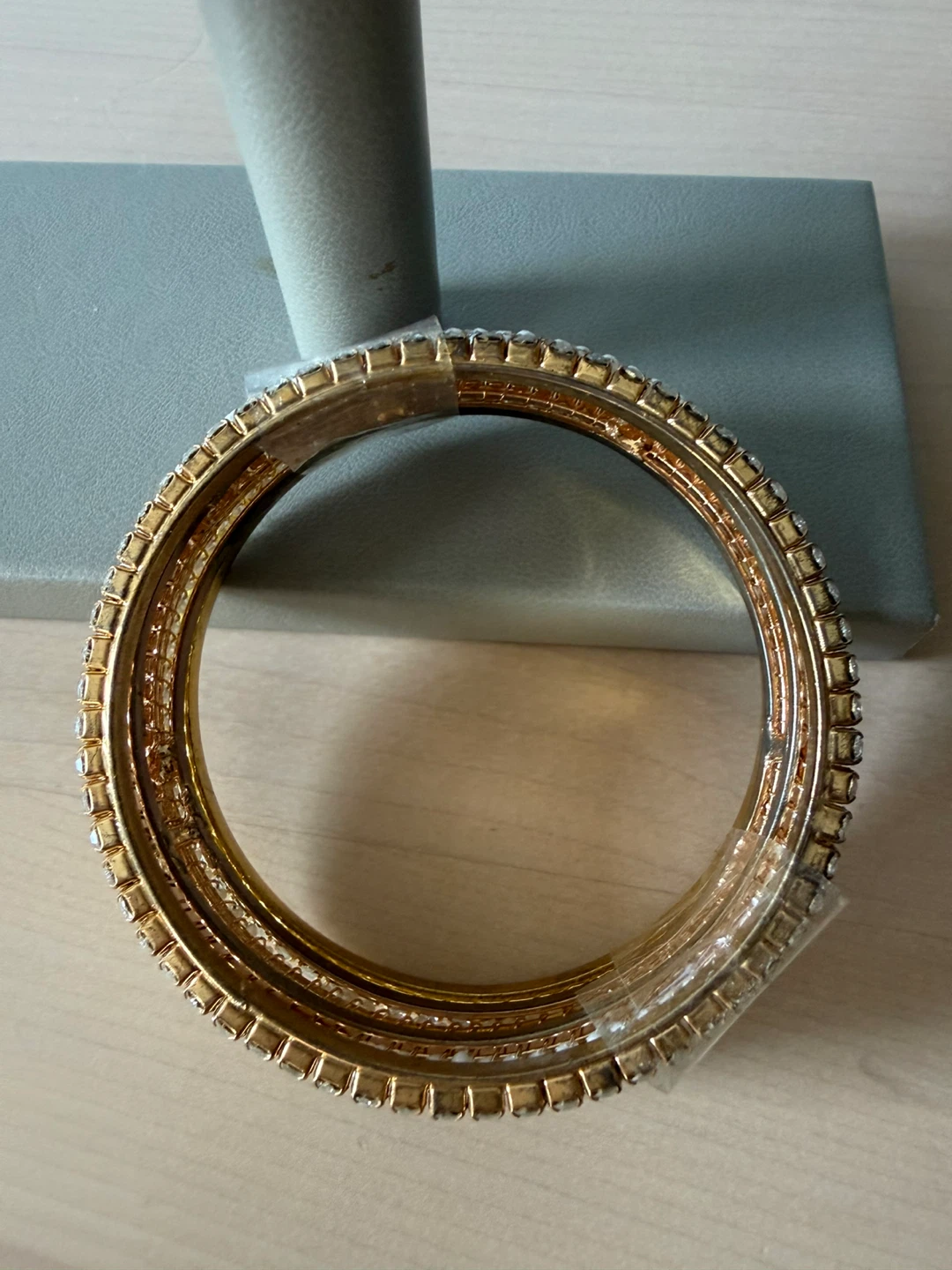 Crystal and Pearl Statement Bracelet - photo 2