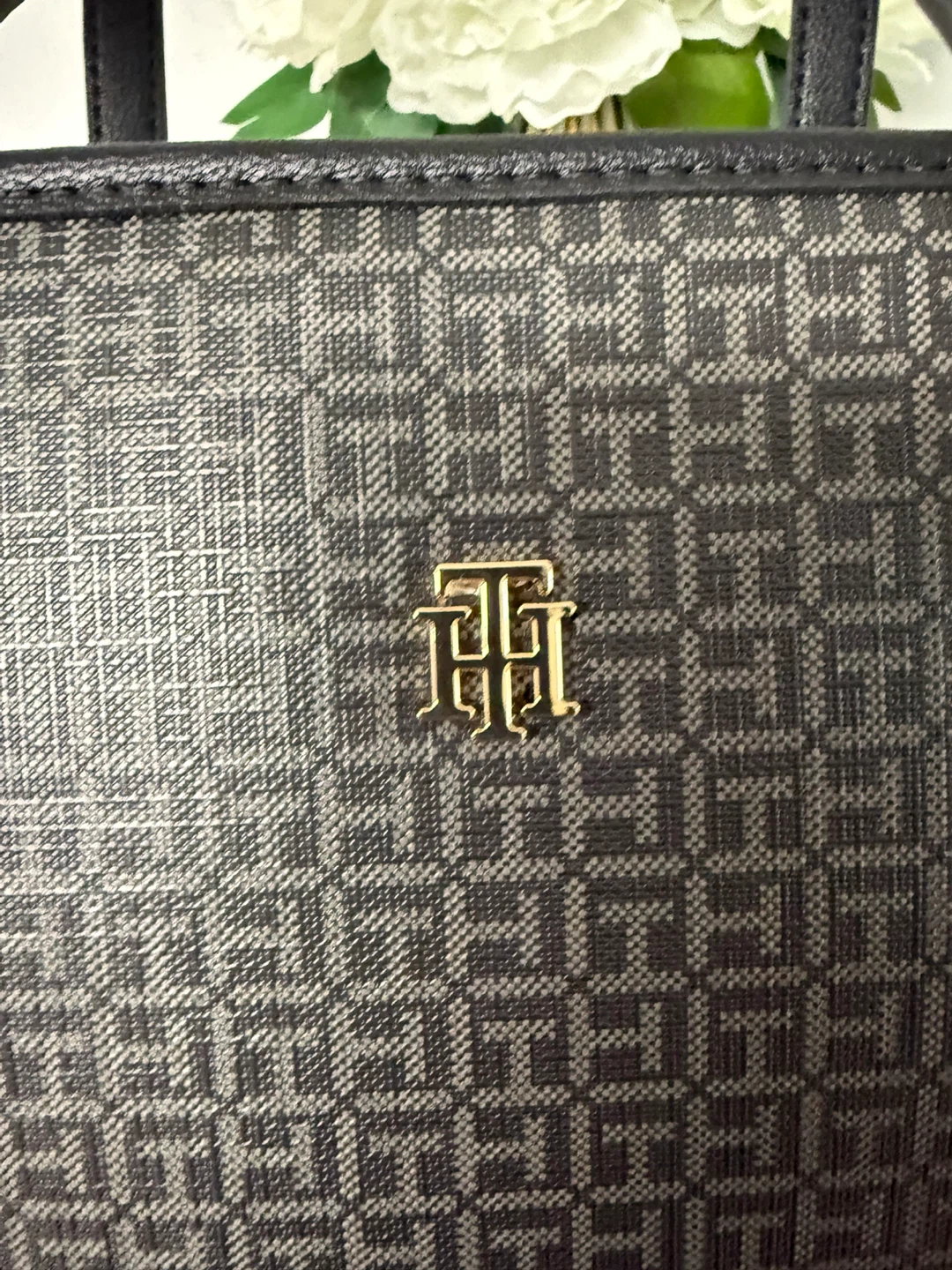 Tommy Hilfiger Monogram Tote Bag - photo 4