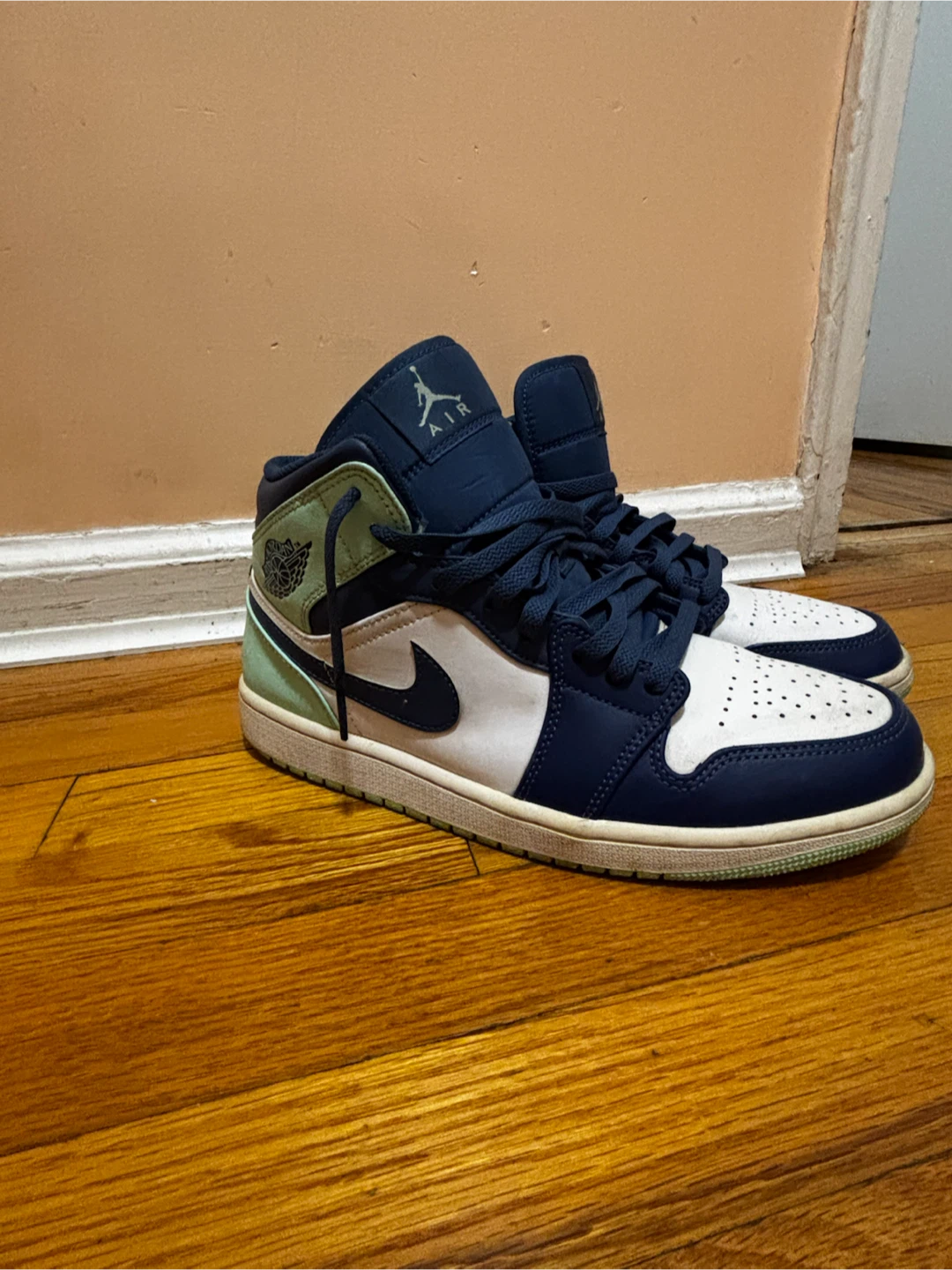 Authentic, Men Size 9.5, Jordan 1  'Mint Blue' sneakers