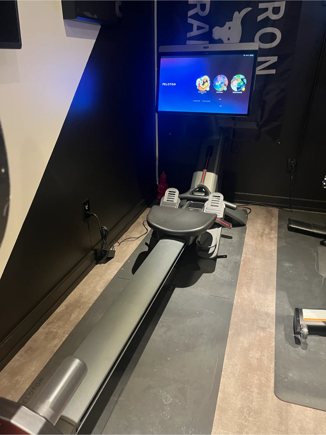 Peloton Row Rowing Machine