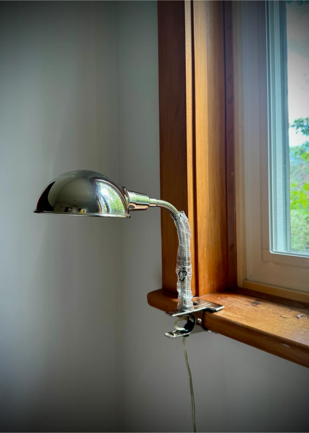 Vintage chrome clamp-on lamp, never used.