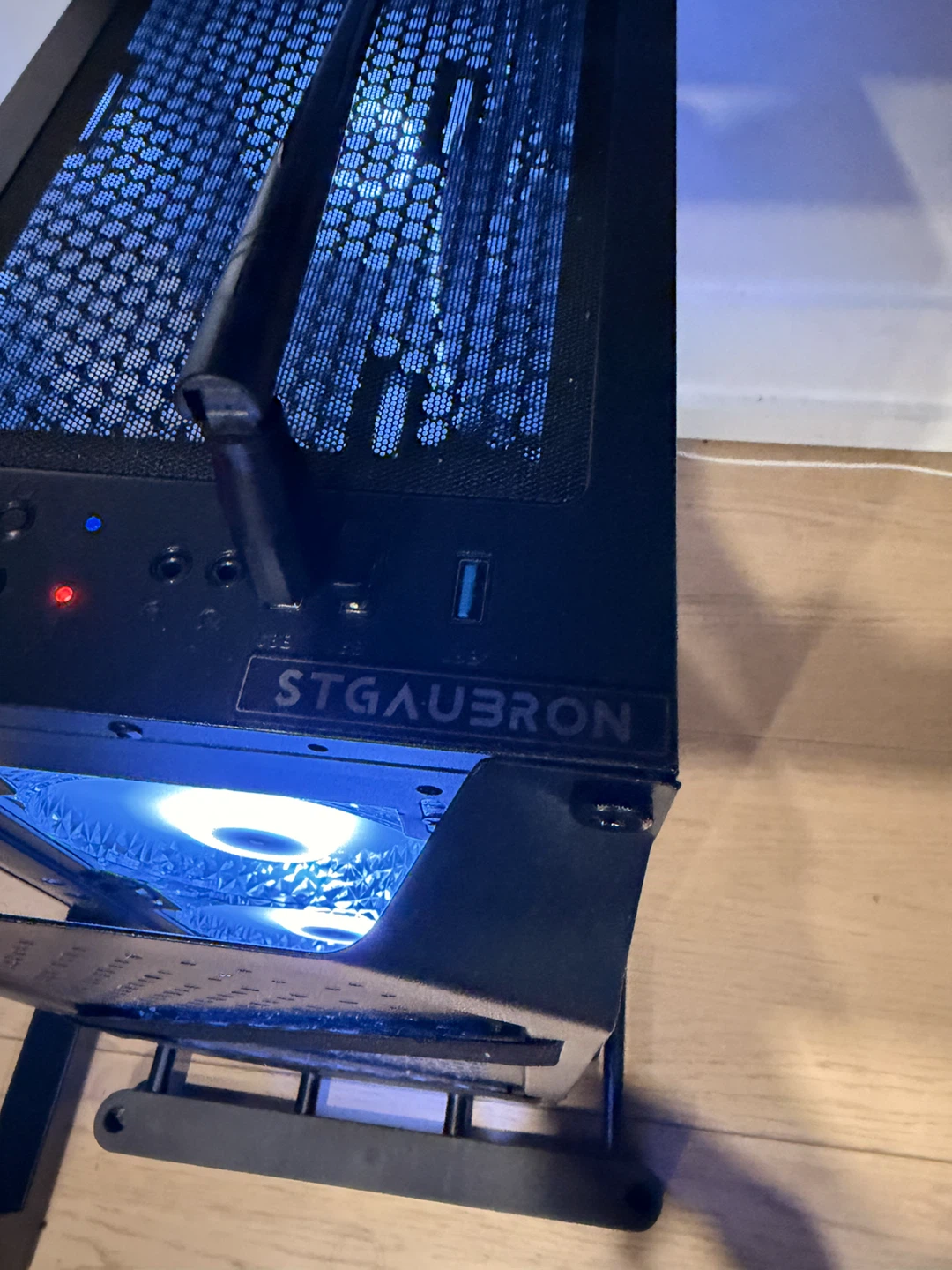 STGAUBRON Gaming PC - photo 5