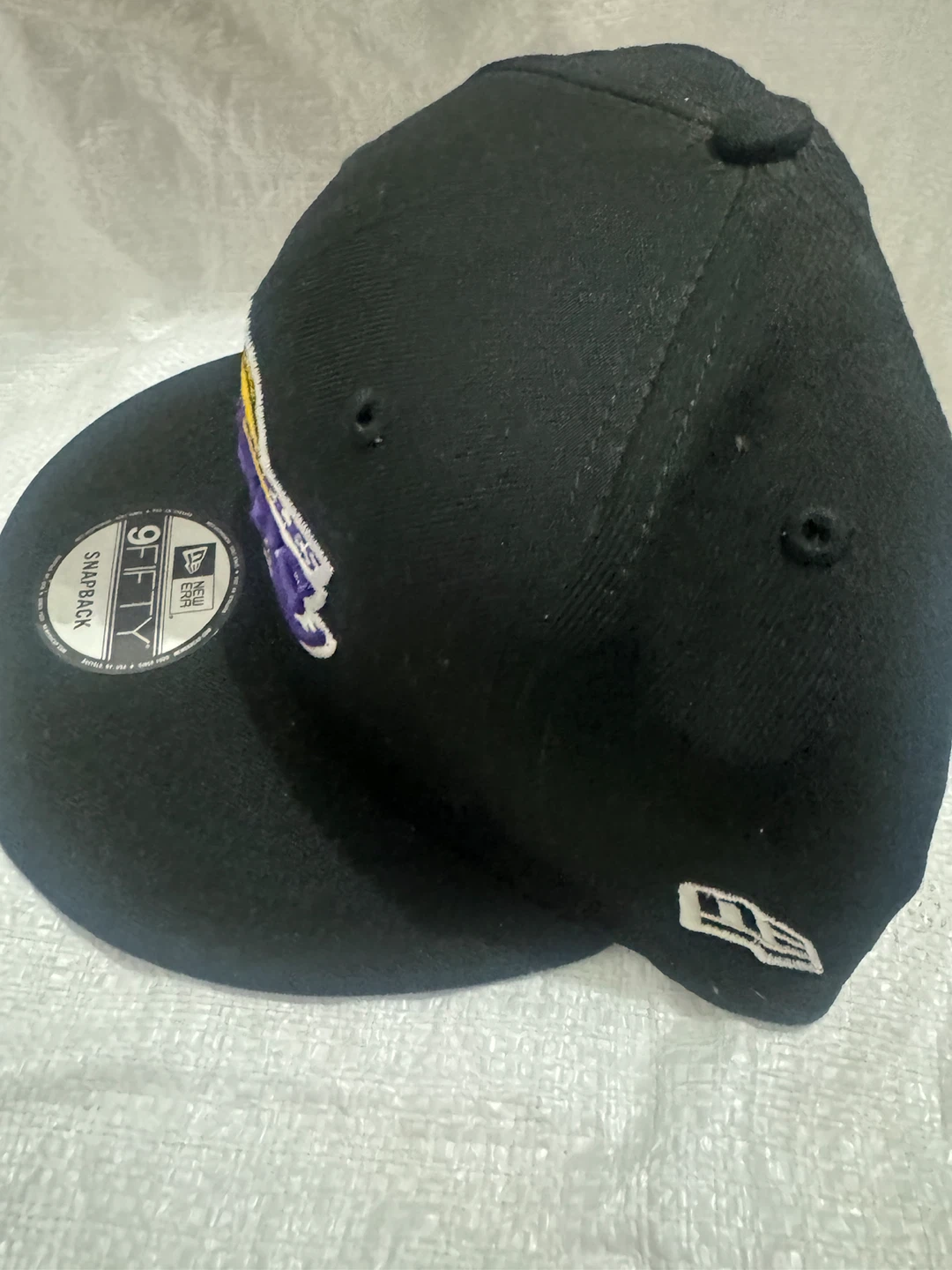 New Era Los Angeles Lakers 9Fifty Snapback Cap - photo 2